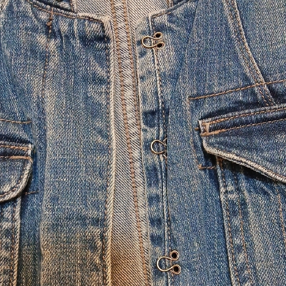 MOTTO Blue Denim Jacket with Black Studs - Picture 4 of 12